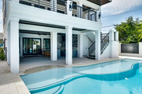 New Luxurious Rooftop Decks Theater Pool Hot Tub